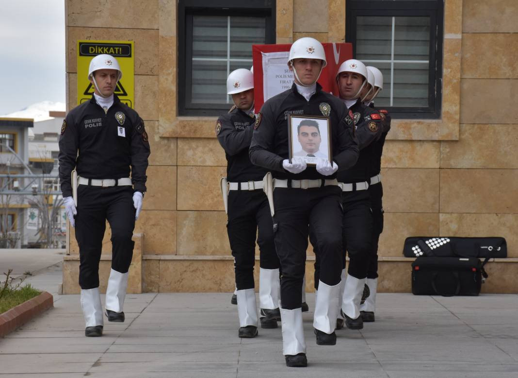 Şehit olan polisle ilgili kahreden detay! Hem doğum günüydü hem de mezuniyetin yıl dönümüydü - Resim: 17